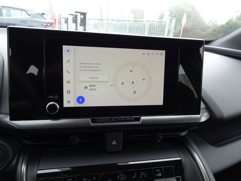 Toyota Toyota C-HR nuova a Treviso (15)