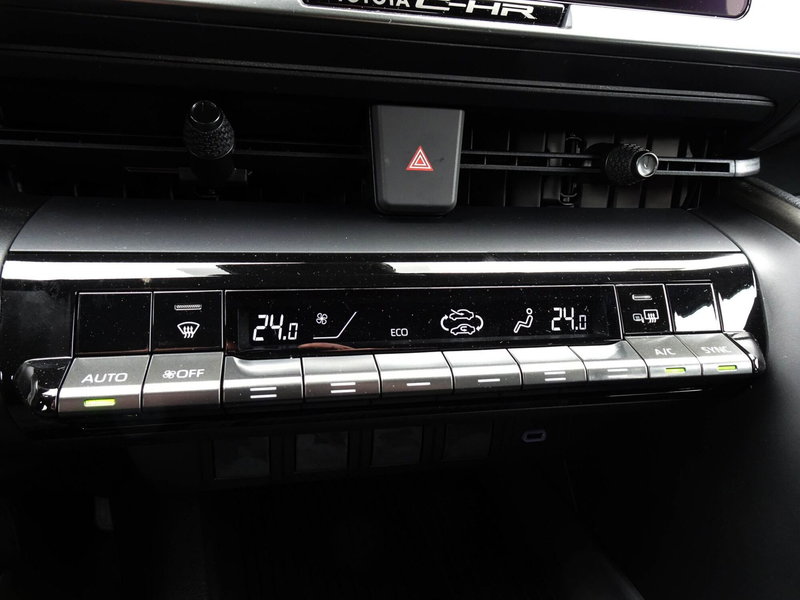 Toyota Toyota C-HR nuova a Treviso (17)