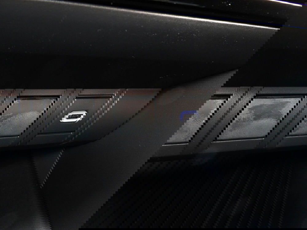 Toyota Toyota C-HR nuova a Treviso (18)