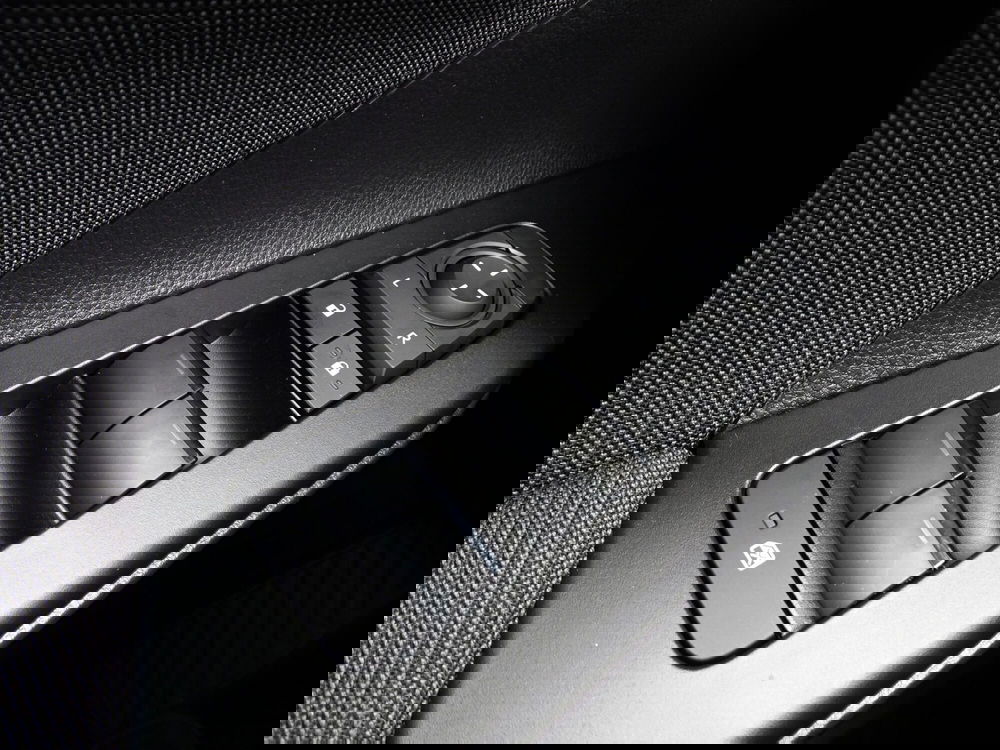 Toyota Toyota C-HR nuova a Treviso (19)