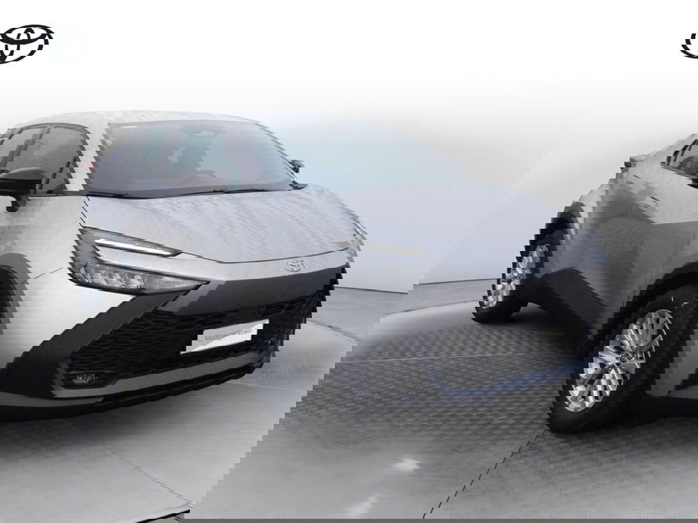 Toyota Toyota C-HR nuova a Treviso (3)