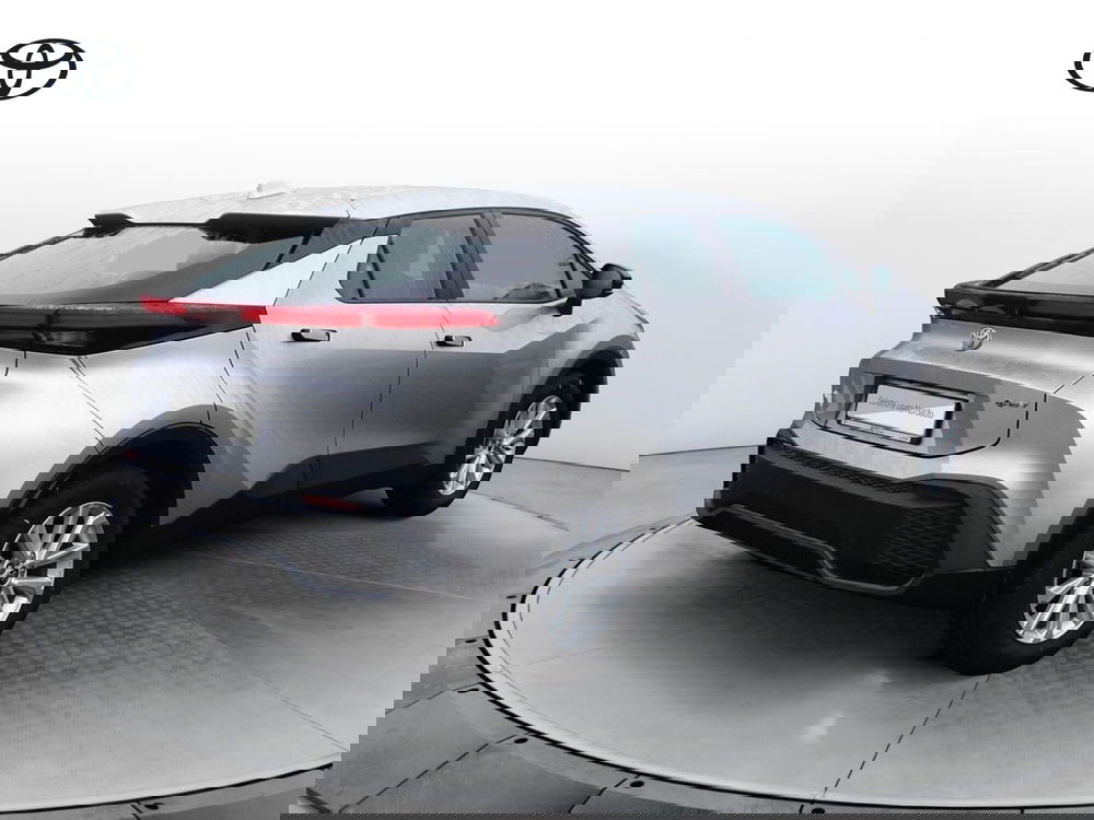 Toyota Toyota C-HR nuova a Treviso (5)