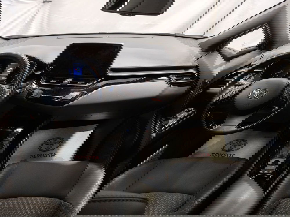 Toyota Toyota C-HR usata a Frosinone (9)
