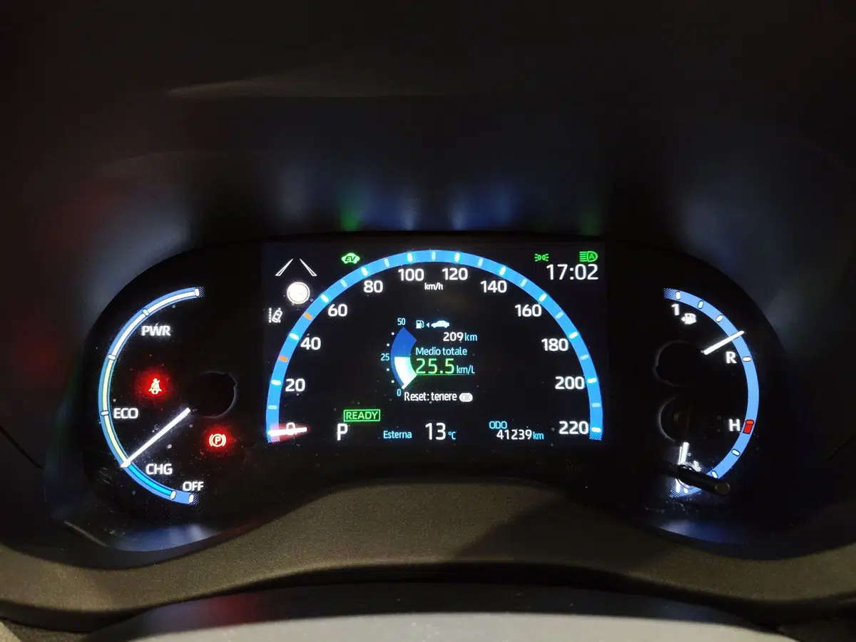 Toyota Yaris Cross usata a Roma (16)