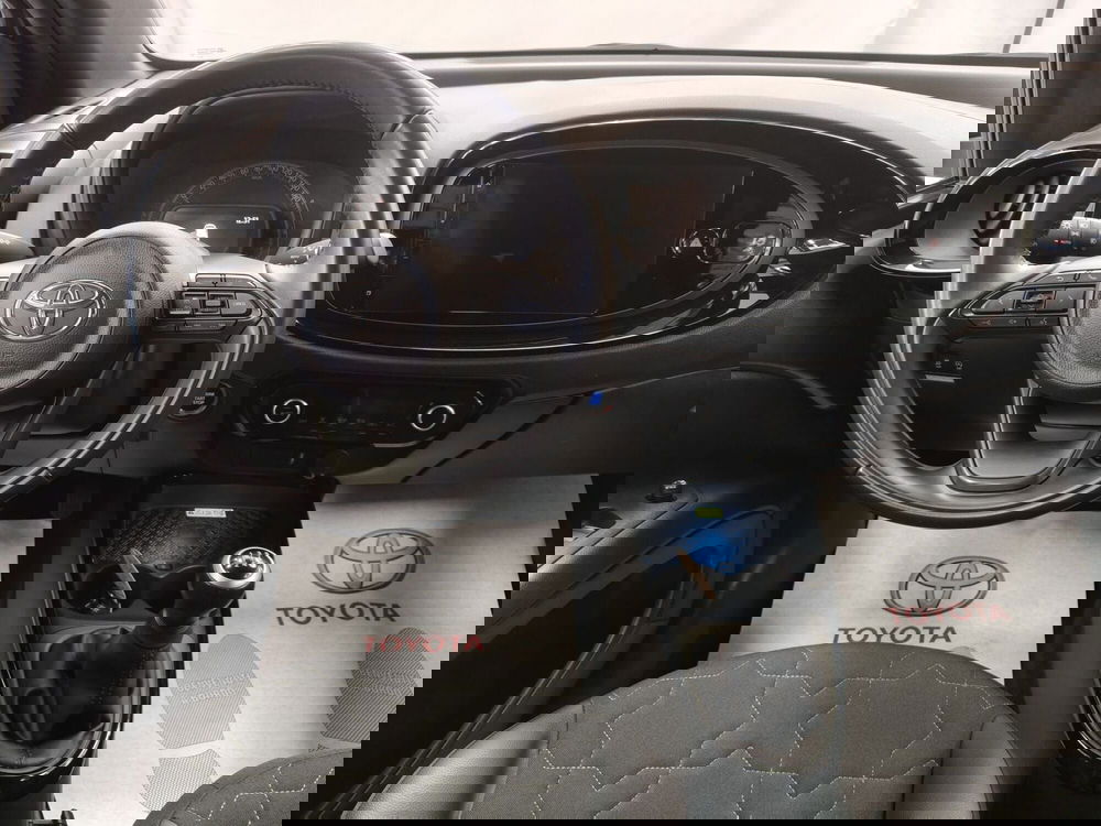 Toyota Aygo X usata a Frosinone (10)