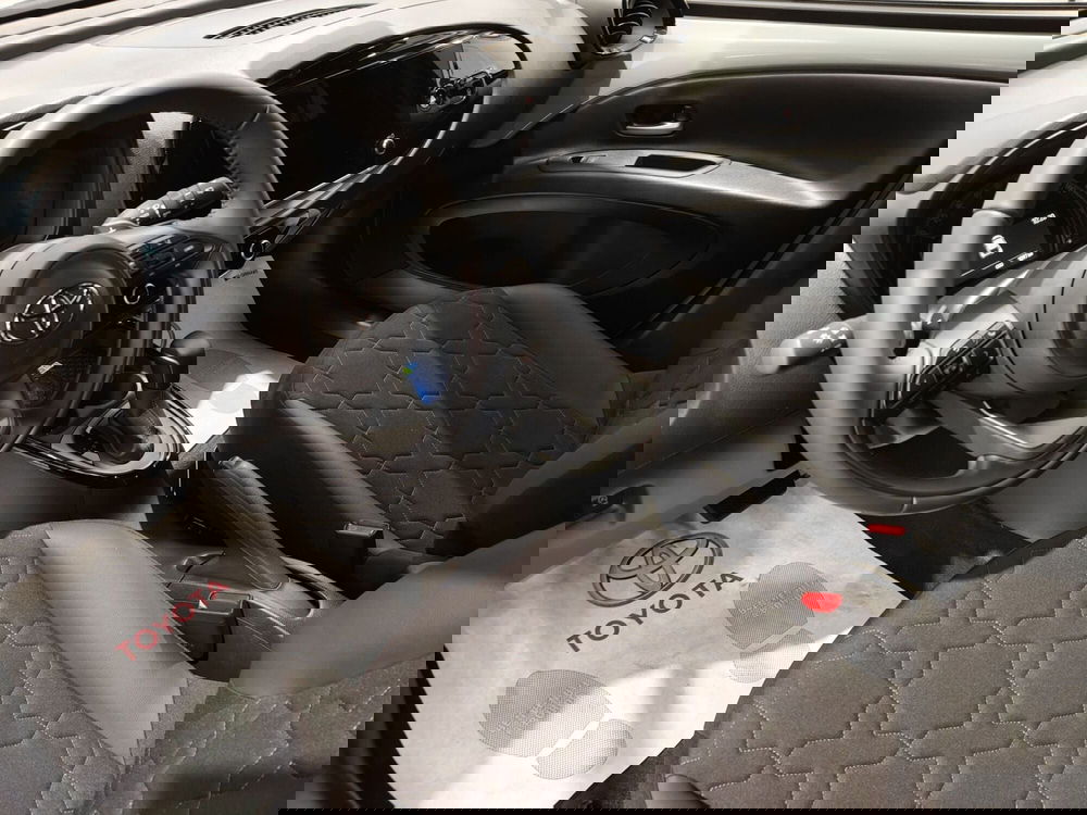 Toyota Aygo X usata a Roma (11)