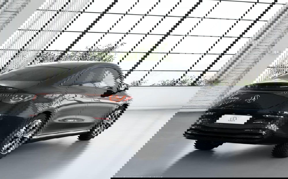 Mercedes-Benz CLA EQ nuova a Bergamo (2)