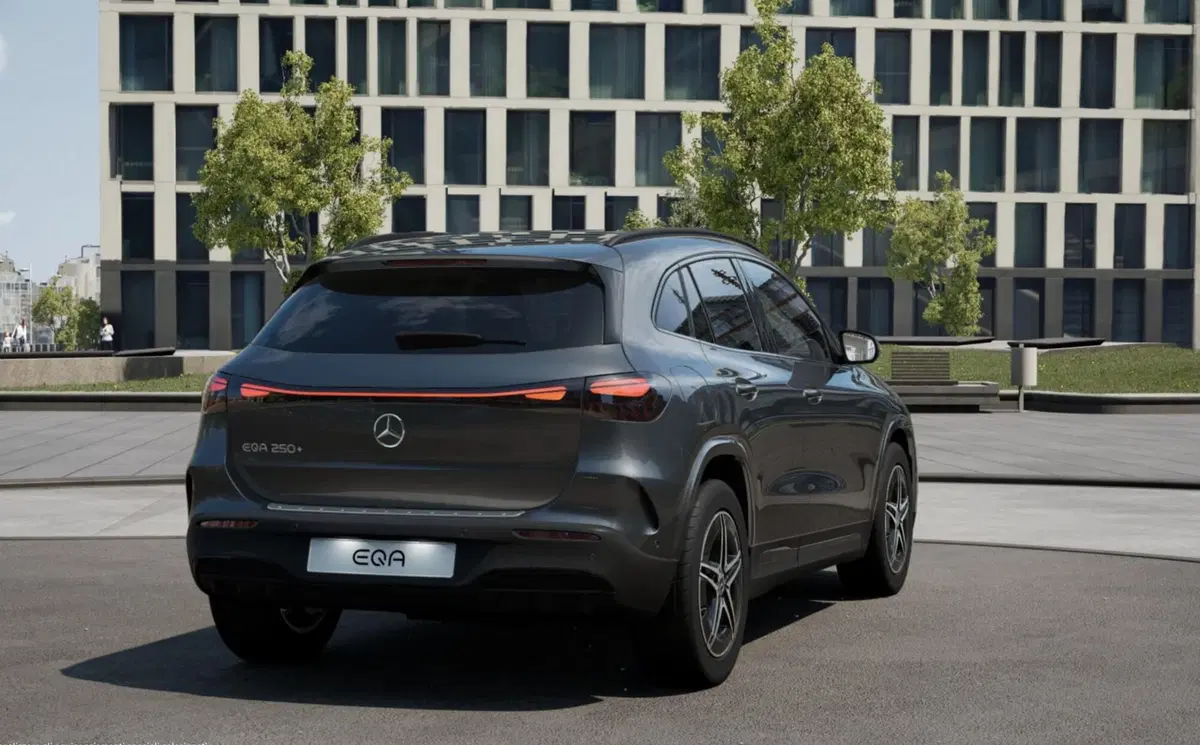 Mercedes-Benz EQA nuova a Bergamo (3)