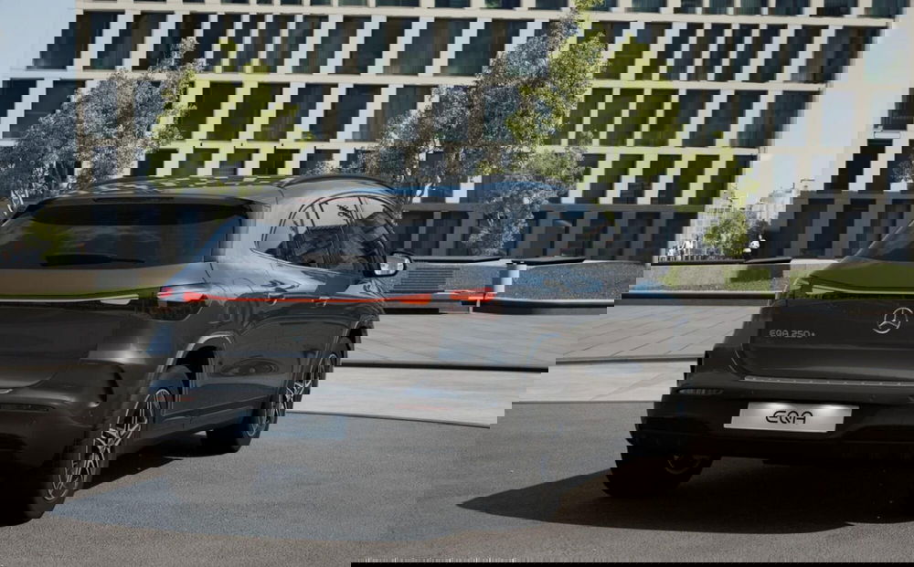 Mercedes-Benz EQA nuova a Bergamo (3)