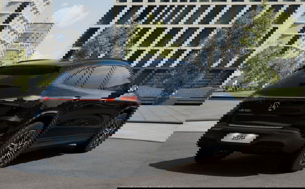 Mercedes-Benz EQA nuova a Bergamo (3)