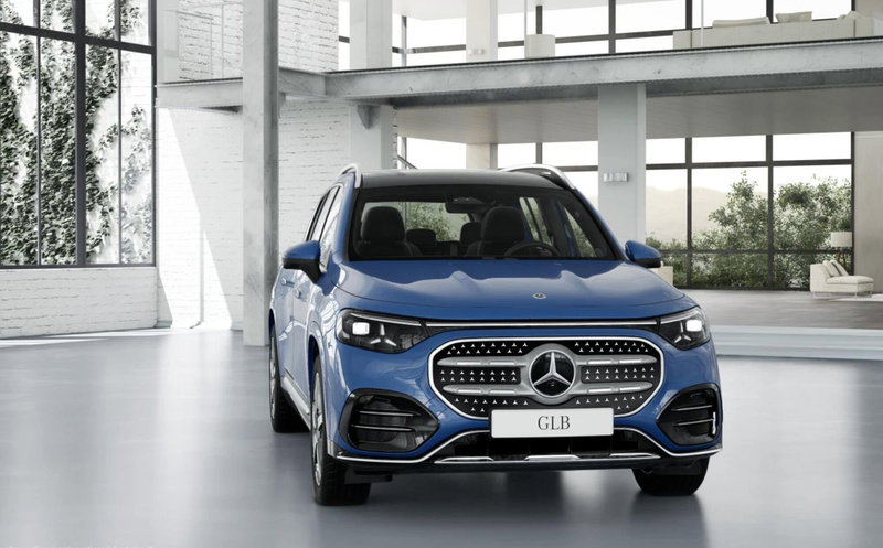 Mercedes-Benz GLB EQ nuova a Bergamo (5)
