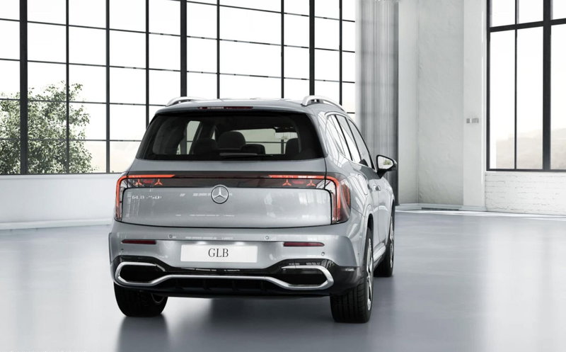 Mercedes-Benz GLB EQ nuova a Bergamo (4)