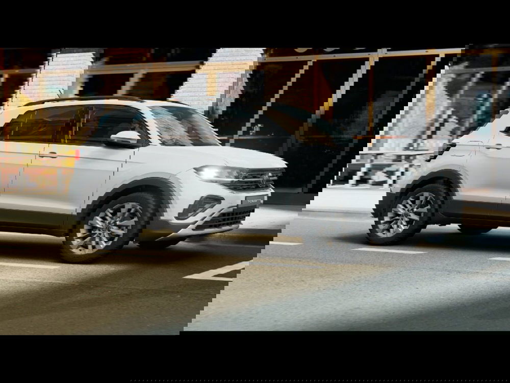 Volkswagen T-Cross nuova a Livorno (3)