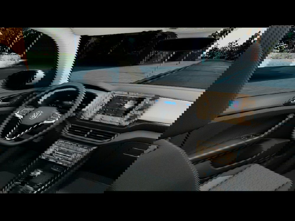 Volkswagen T-Cross nuova a Livorno (7)