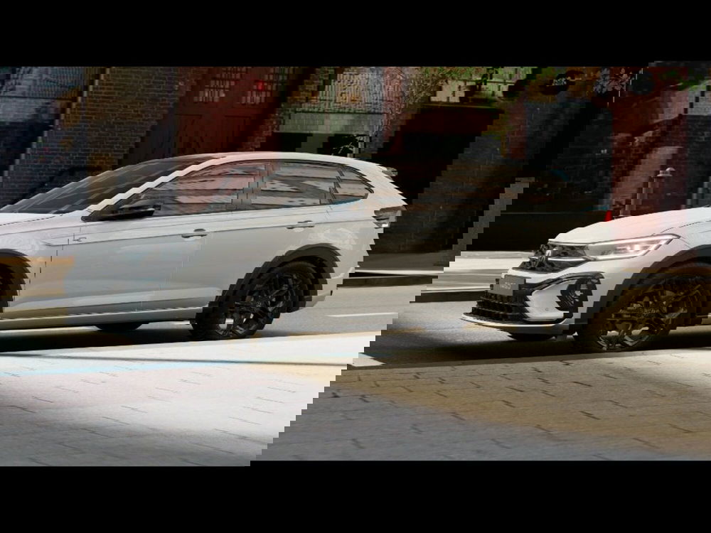 Volkswagen Taigo nuova a Livorno (2)