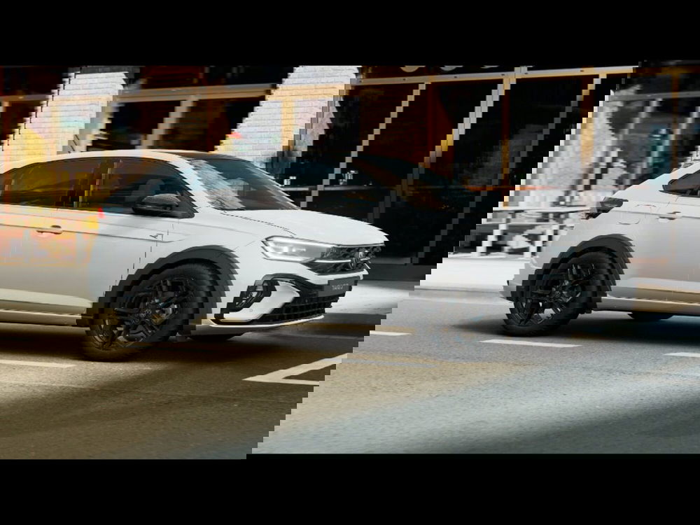 Volkswagen Taigo nuova a Livorno (3)