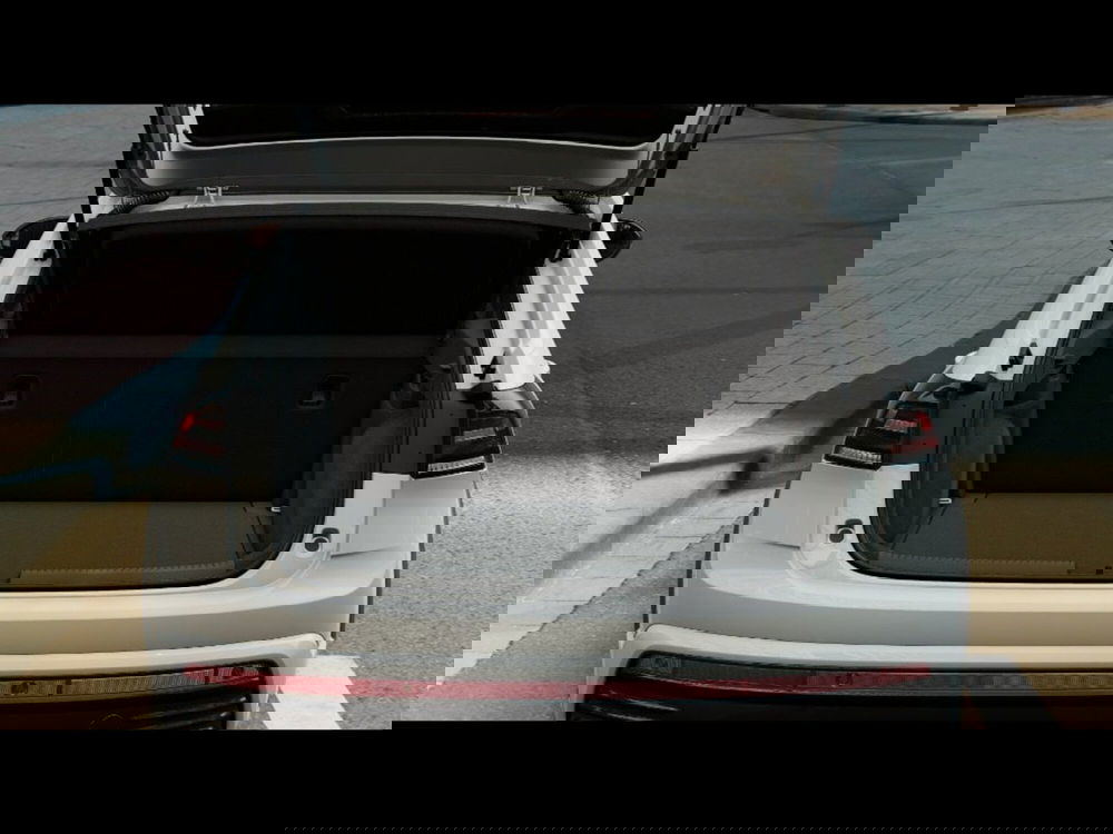 Volkswagen Taigo nuova a Livorno (9)