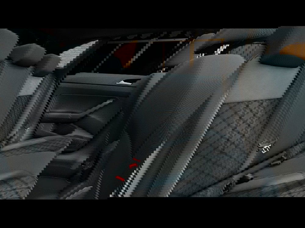 Volkswagen Taigo nuova a Livorno (8)