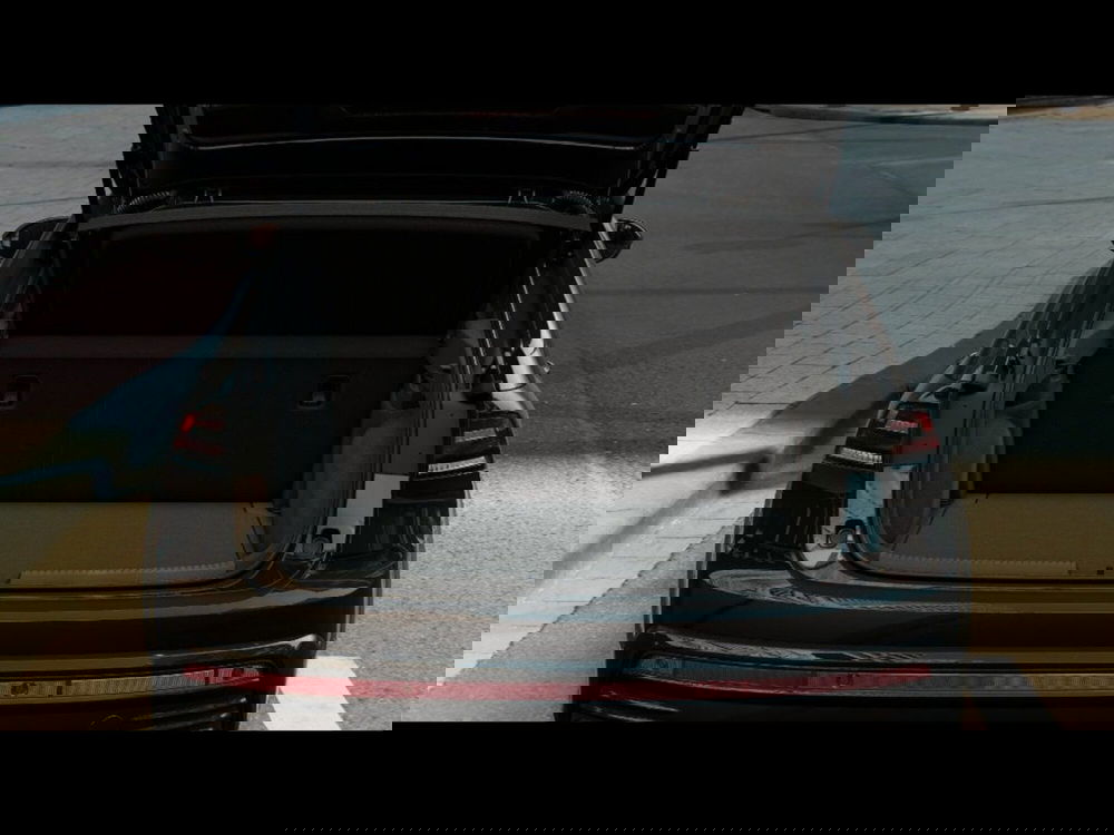 Volkswagen Taigo nuova a Livorno (9)