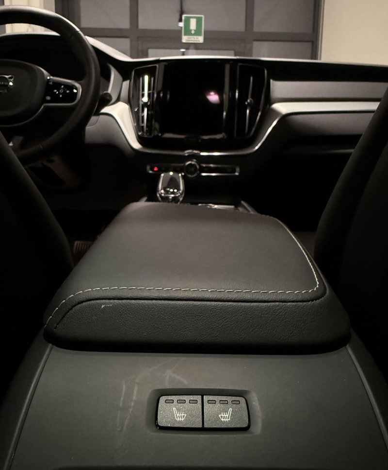 Volvo XC60 usata a Parma (12)