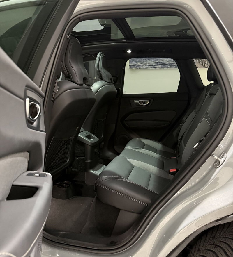 Volvo XC60 usata a Parma (6)