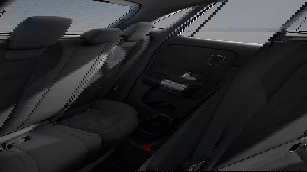 Mercedes-Benz GLA SUV nuova a Milano (6)