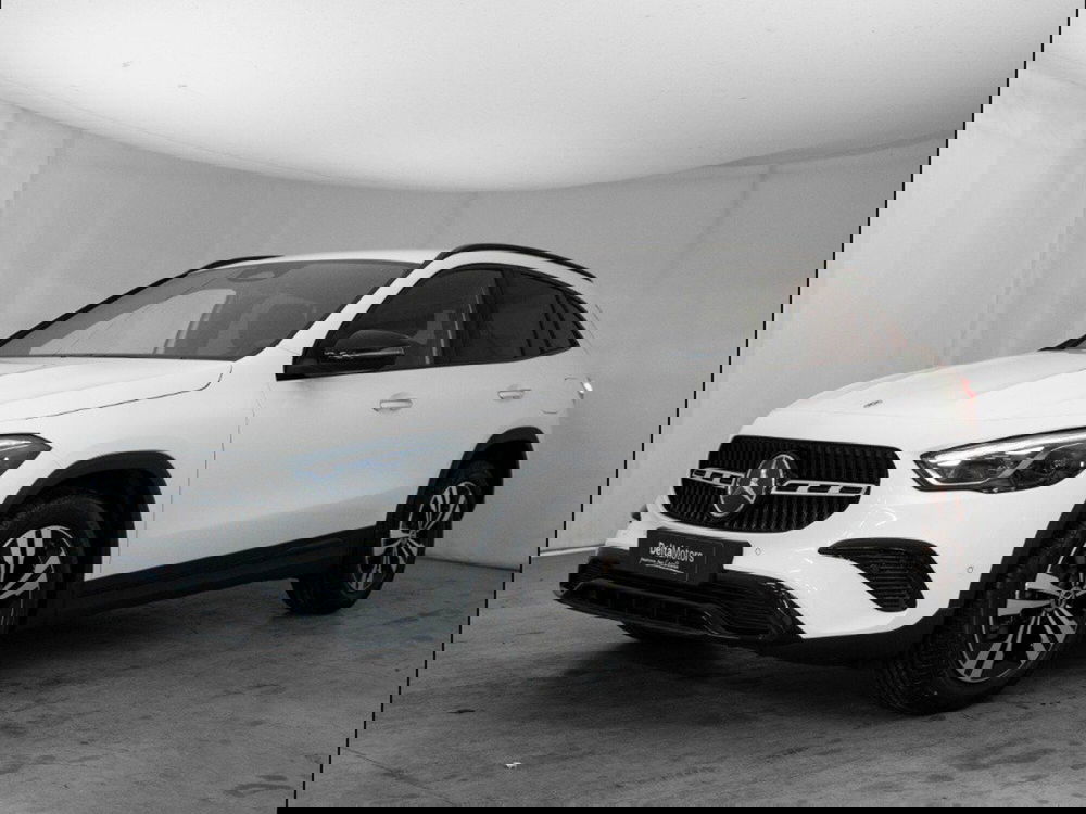 Mercedes-Benz GLA SUV nuova a Macerata