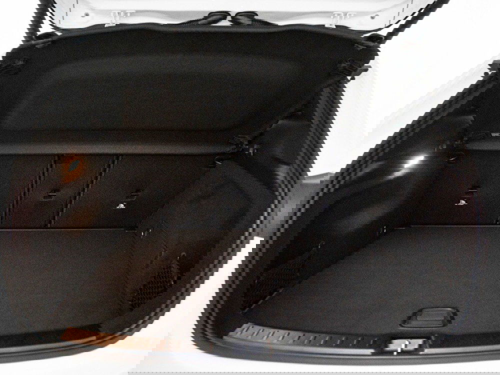 Mercedes-Benz GLA SUV nuova a Macerata (10)