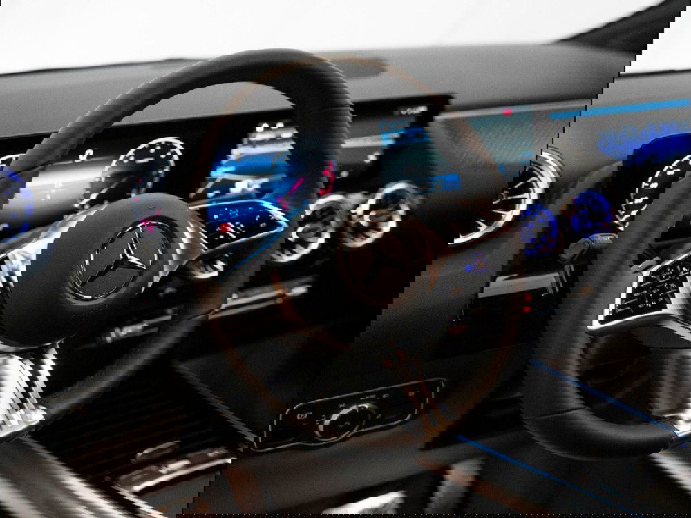 Mercedes-Benz GLA SUV nuova a Macerata (13)