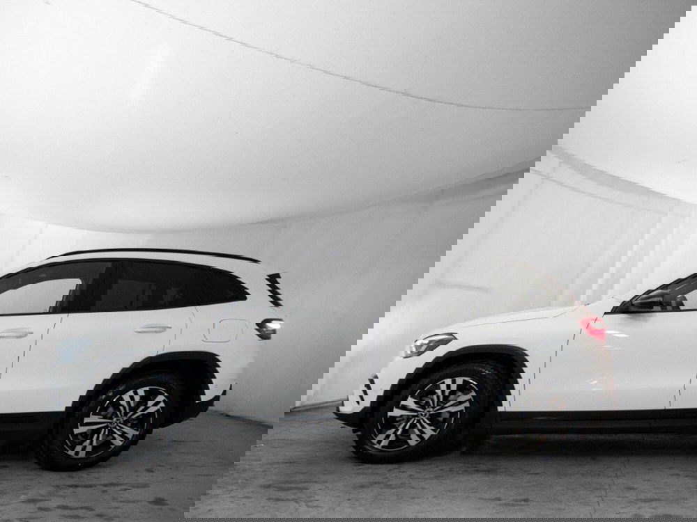 Mercedes-Benz GLA SUV nuova a Macerata (2)