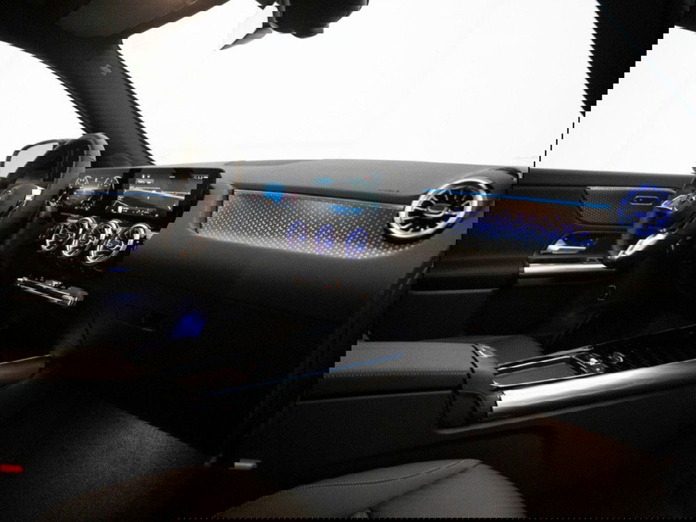 Mercedes-Benz GLA SUV nuova a Macerata (20)