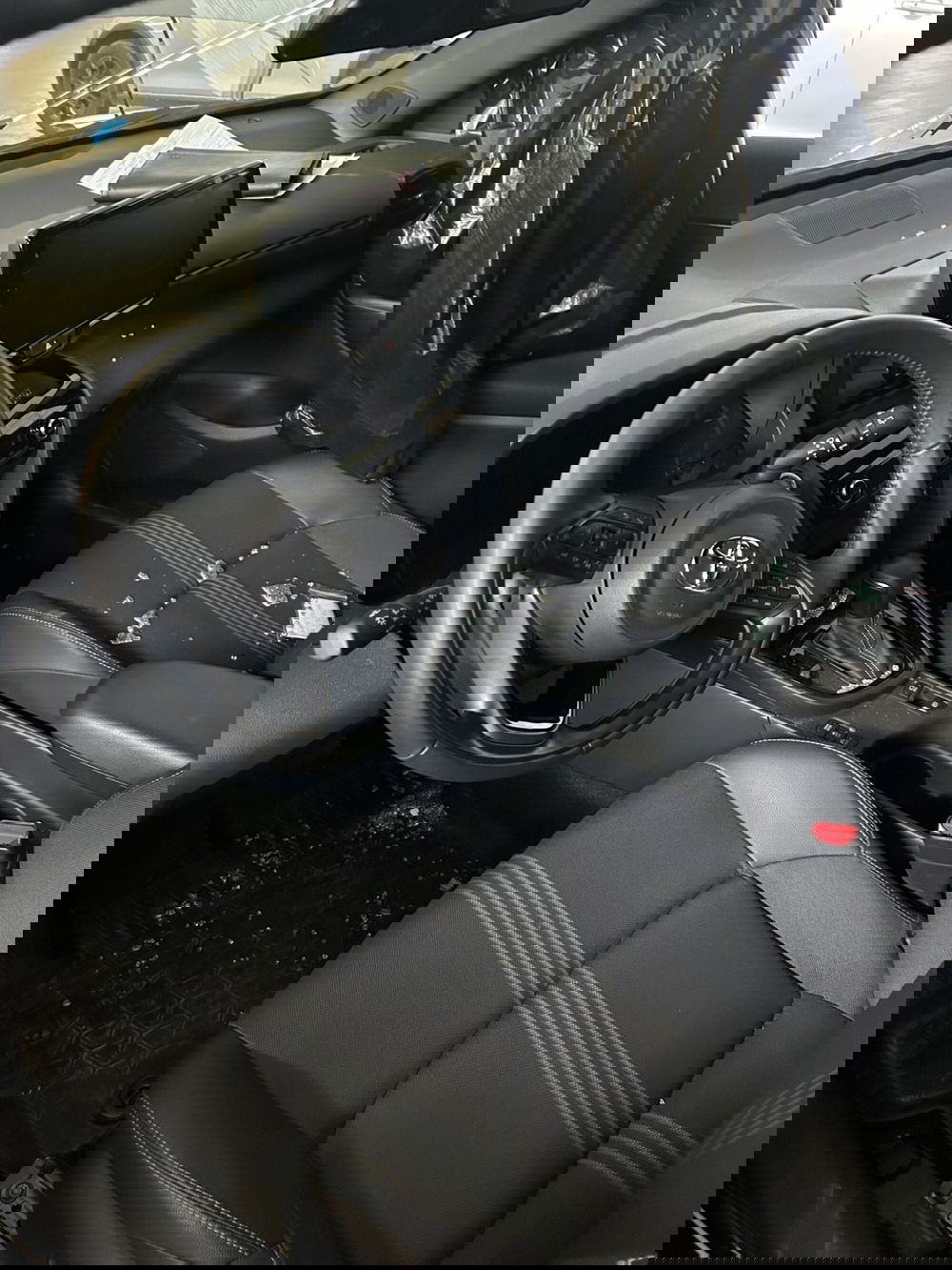 Toyota Yaris Cross nuova a Milano (7)