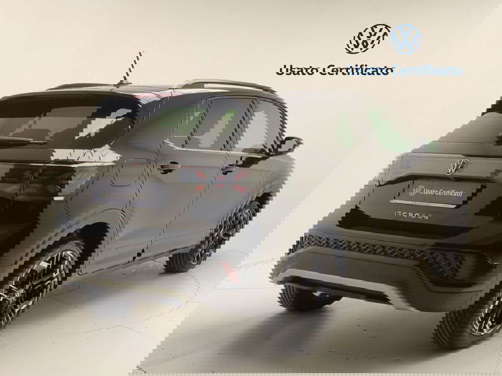 Volkswagen T-Cross nuova a Avellino (12)