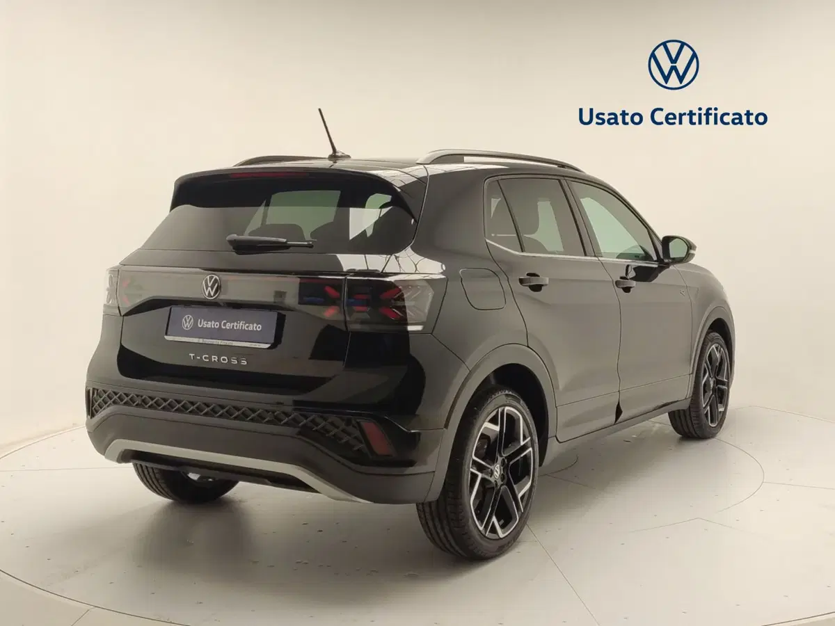 Volkswagen T-Cross nuova a Avellino (13)