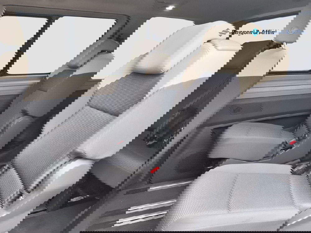 Volkswagen Multivan usata a Brescia (9)