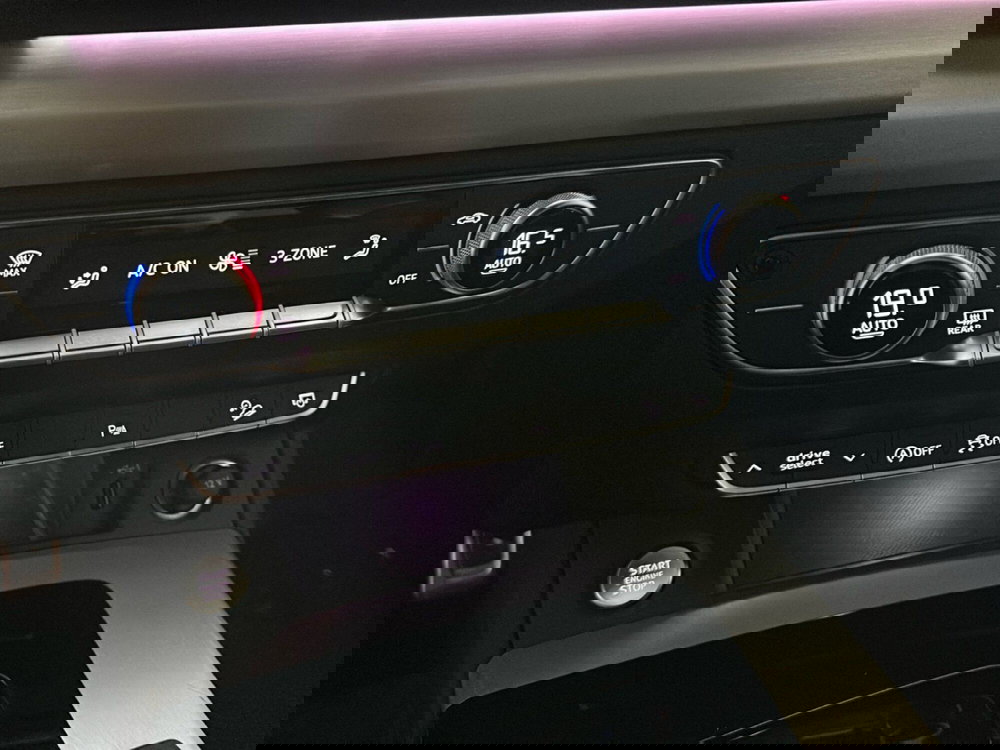 Audi Q4 Sportback usata a Napoli (17)