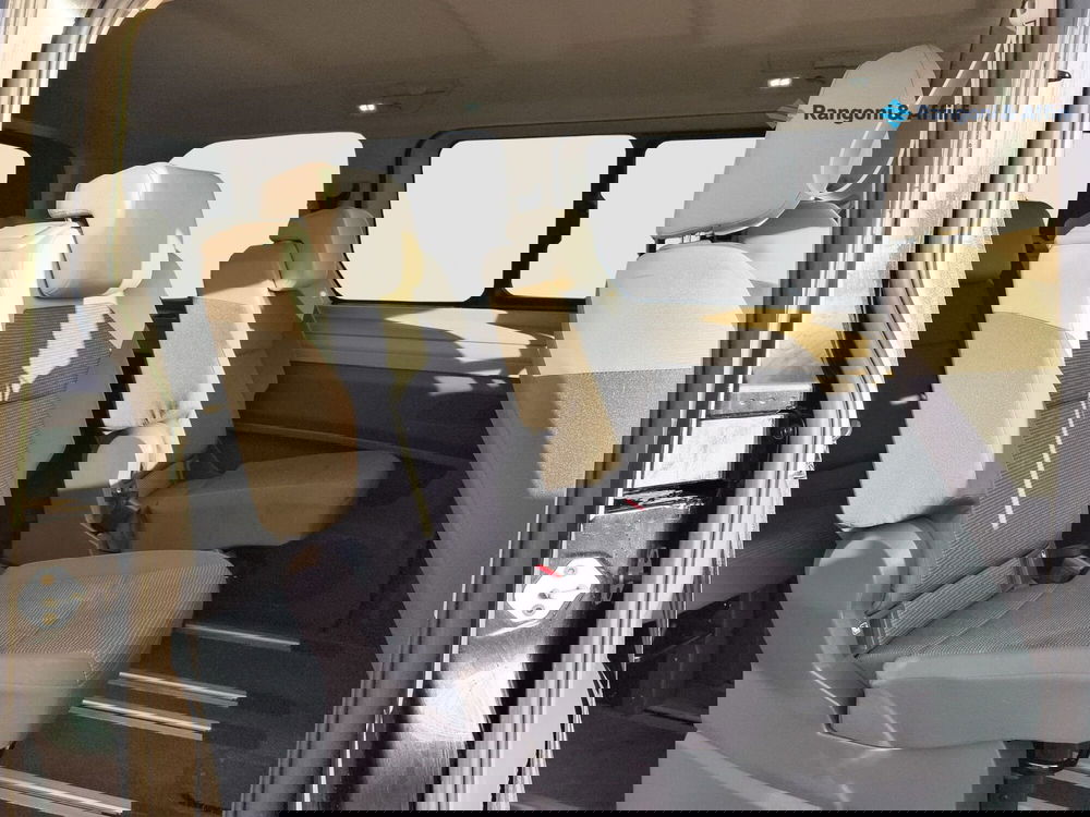 Volkswagen Multivan usata a Brescia (12)