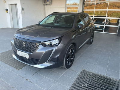 Peugeot 2008 1.2 puretech Active s&amp;s 100cv del 2021 usata a Asti