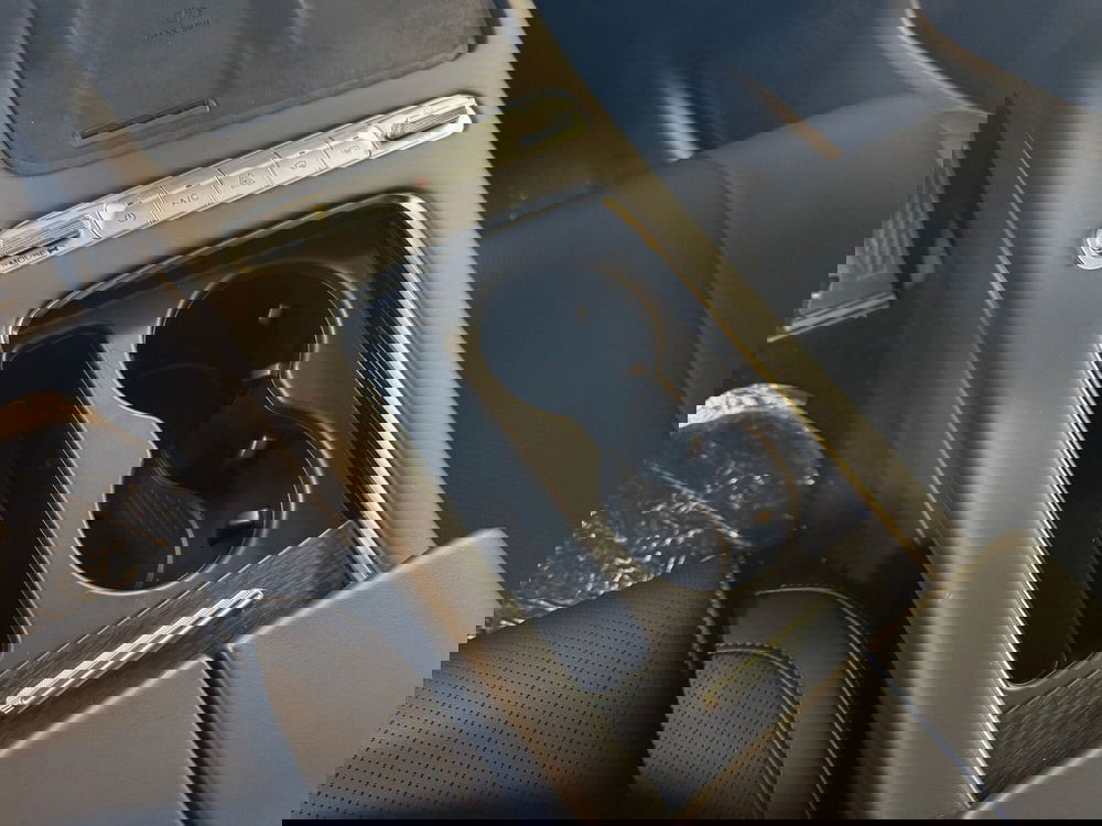 Omoda Omoda 7 SHS-P nuova a Milano (15)