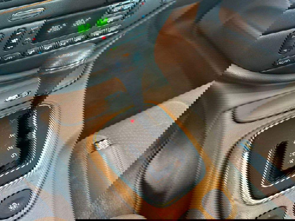 Jaguar S-Type usata a Brescia (16)