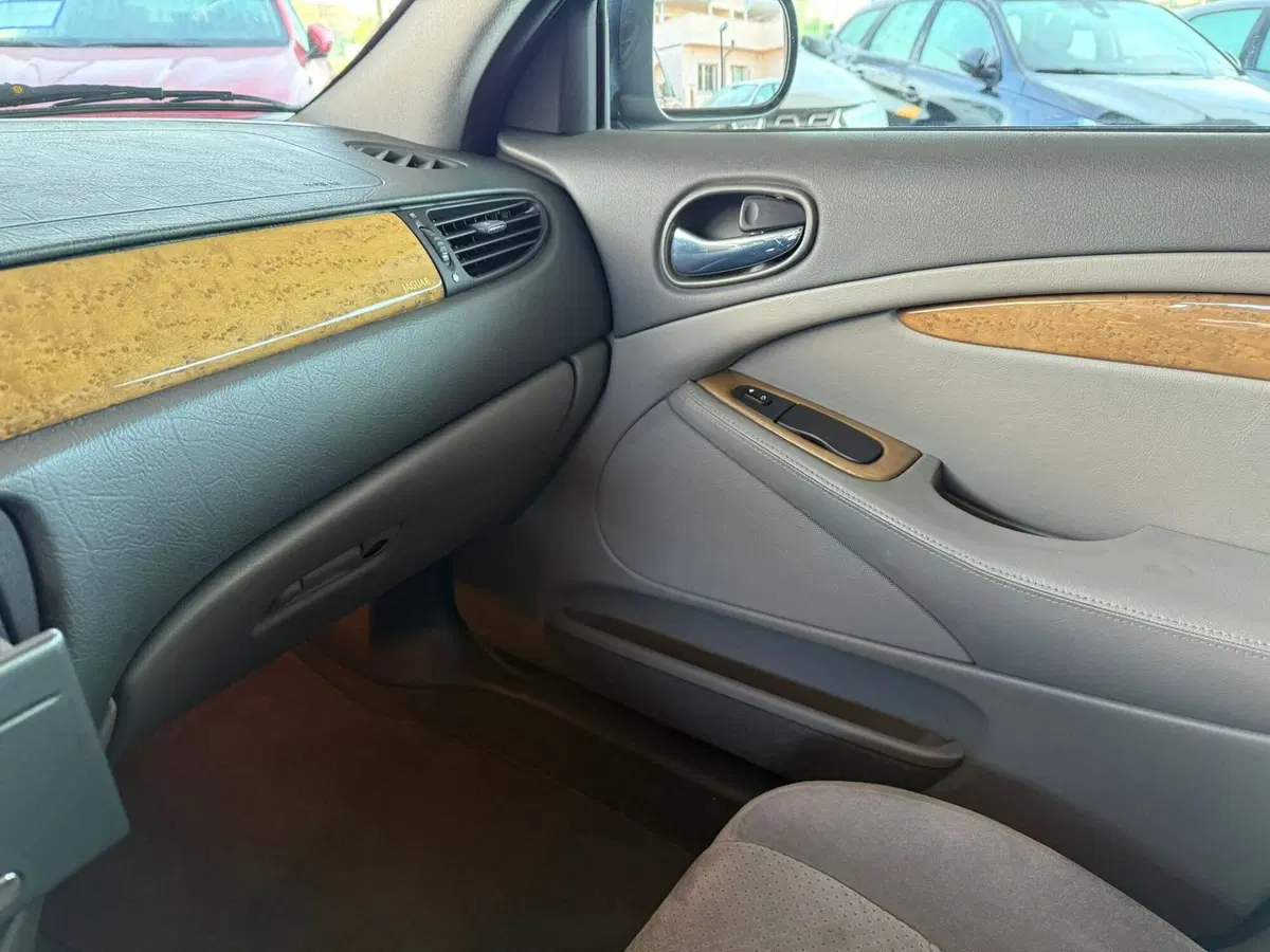 Jaguar S-Type usata a Brescia (17)