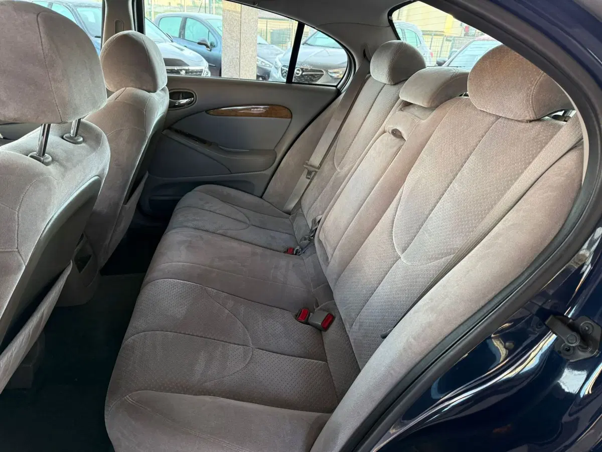 Jaguar S-Type usata a Brescia (18)