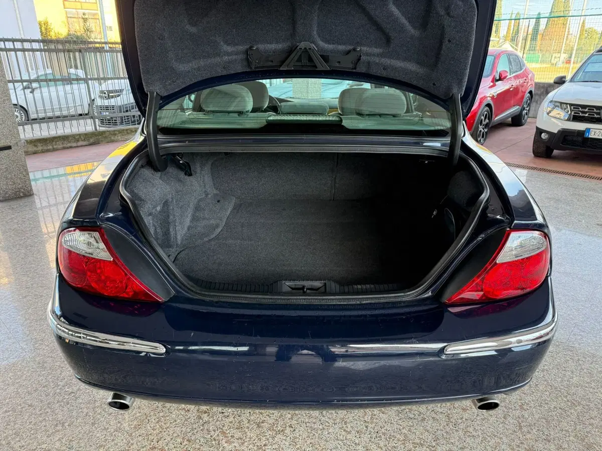 Jaguar S-Type usata a Brescia (6)