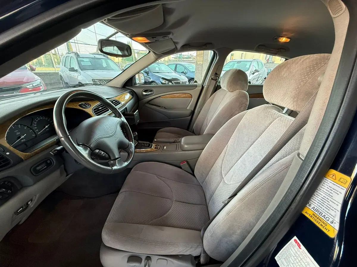 Jaguar S-Type usata a Brescia (8)