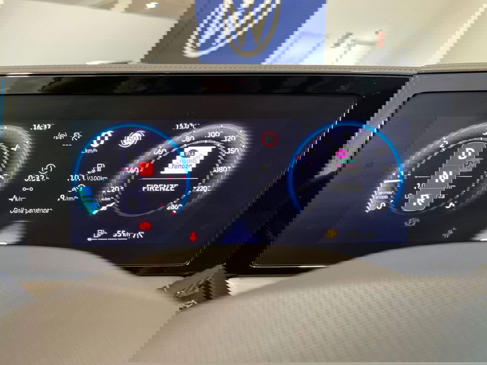 Volkswagen Tiguan nuova a Pistoia (13)