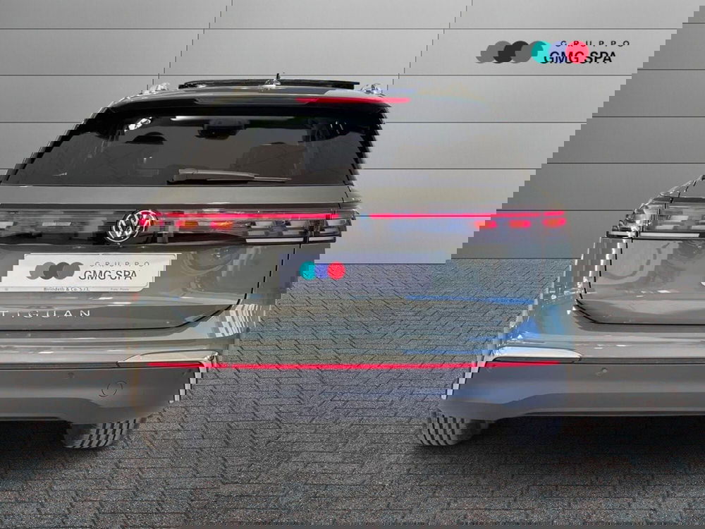 Volkswagen Tiguan nuova a Pistoia (4)