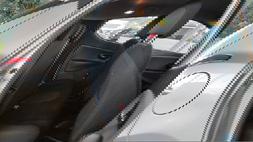 Lancia Ypsilon usata a Firenze (12)