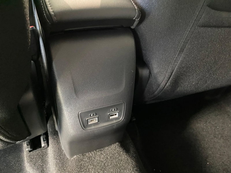 Peugeot 208 nuova a Milano (17)