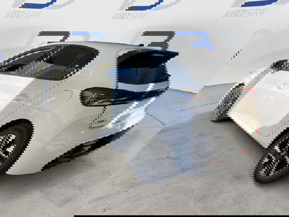 Peugeot 208 nuova a Milano (3)