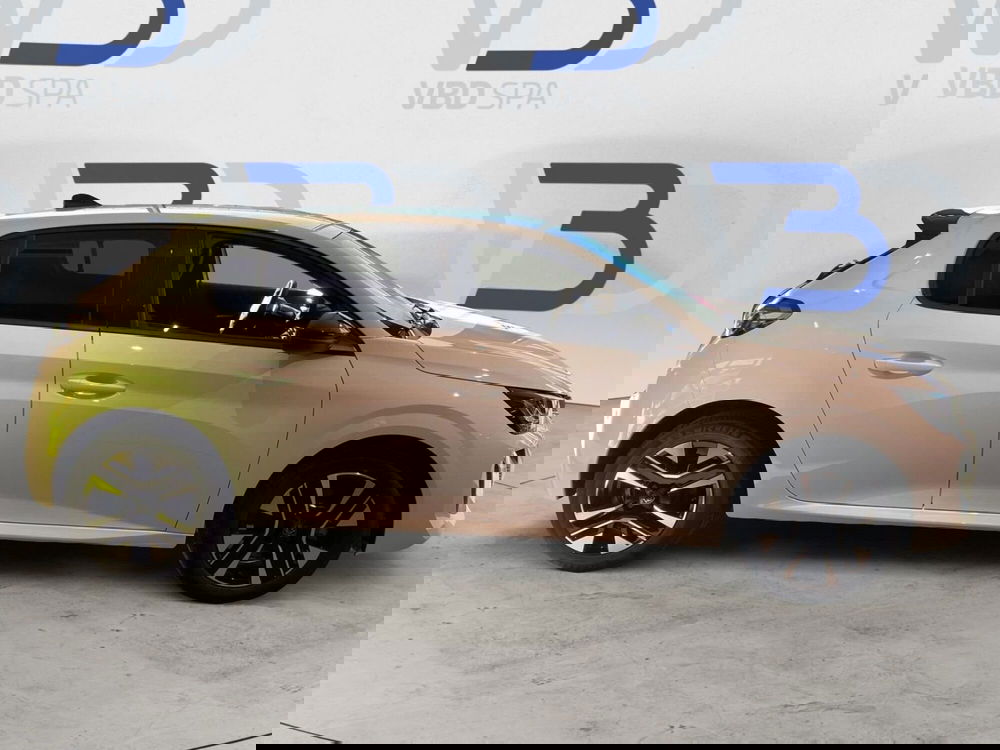 Peugeot 208 nuova a Milano (6)